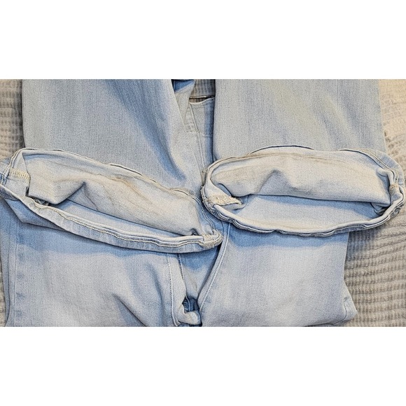 WE THE FREE High Waisted Light Wash Flare Jeans Size 31 - Picture 7 of 7